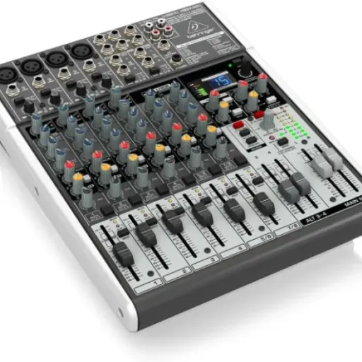 Test Behringer Xenyx X1204 USB : la petite console qui fait (presque) tout pour pas trop cher