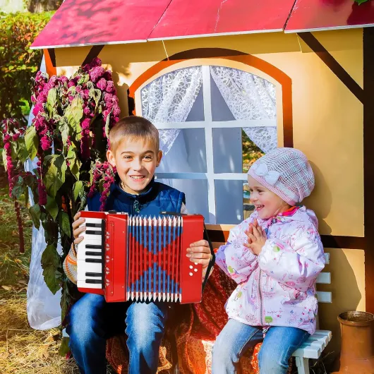 Accordéon pour Enfants,17 Touches 8 Basses Accordeon Enfant,Accordéon Diatonique avec Sangles Réglables,Accordéons pour Adultes et Enfants partir 3 ans,Musique Harmonica Cadeau pour débutants (Rouge)