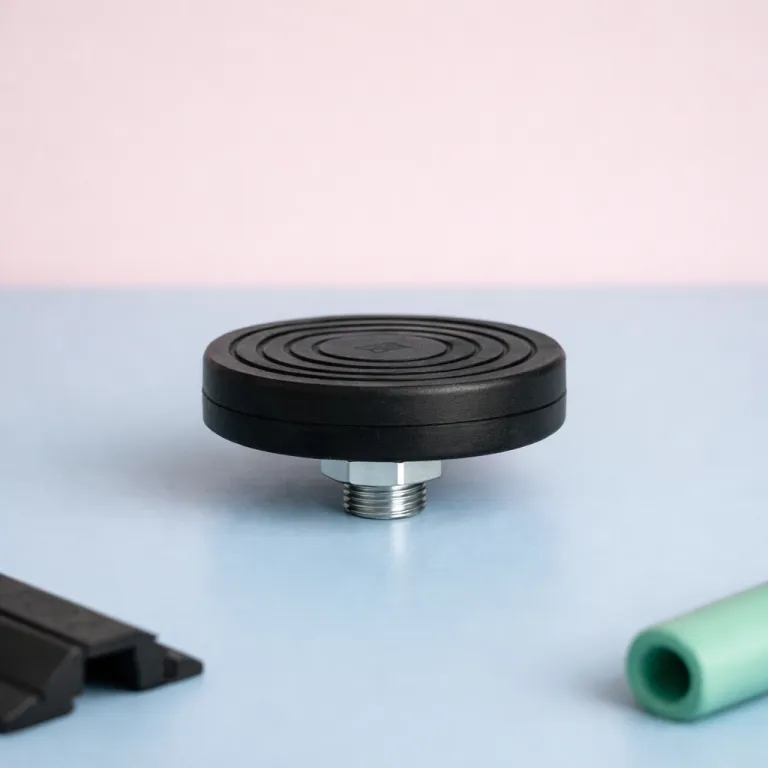 Comment les foot rubbers renforcent la sécurité des scènes et studios musicaux