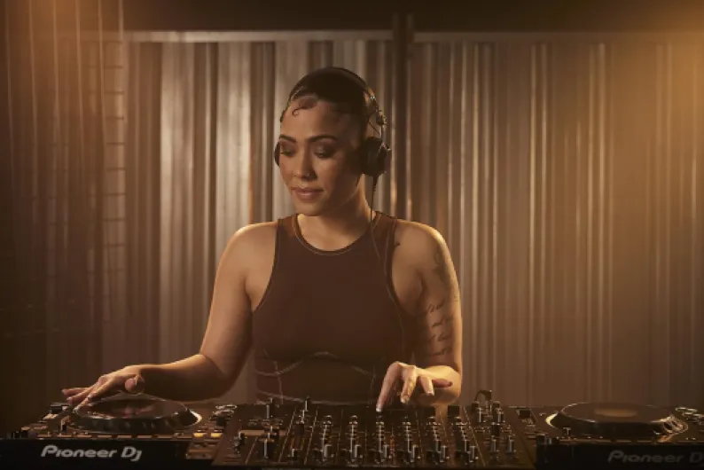 71jDqgAFKoL._AC_SL1500_