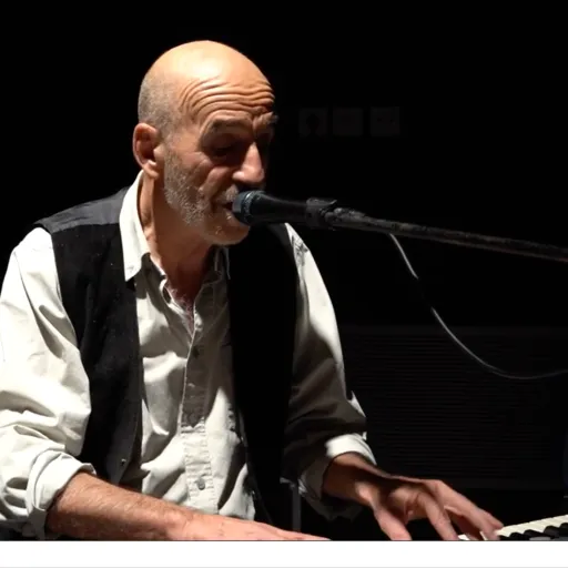 Interview de Marc Caballero : Faire revivre le répertoire de la chanson française sur scène